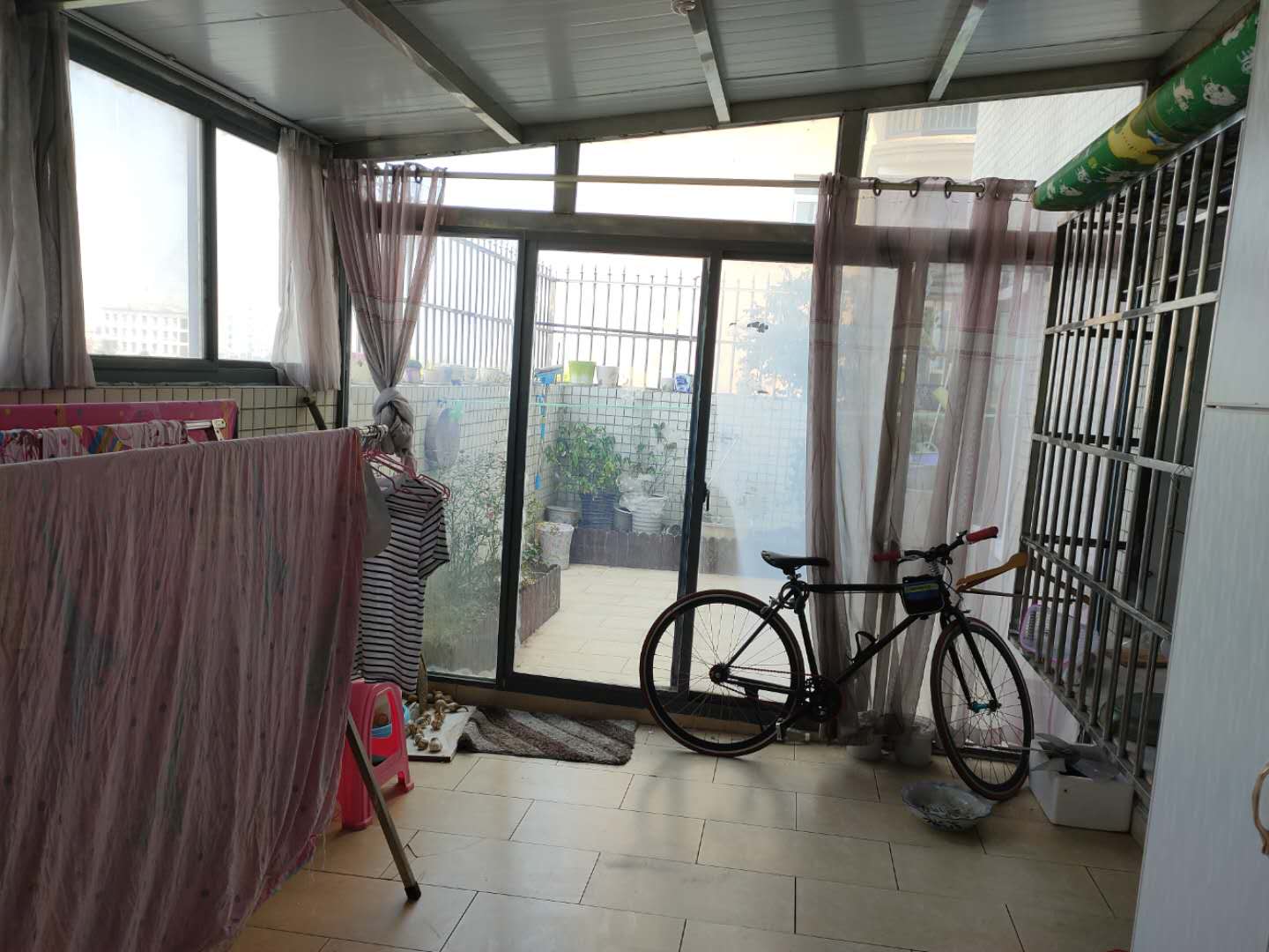 城东新八中旁边精装电梯房赠送超大阳台单价不到5千可按揭