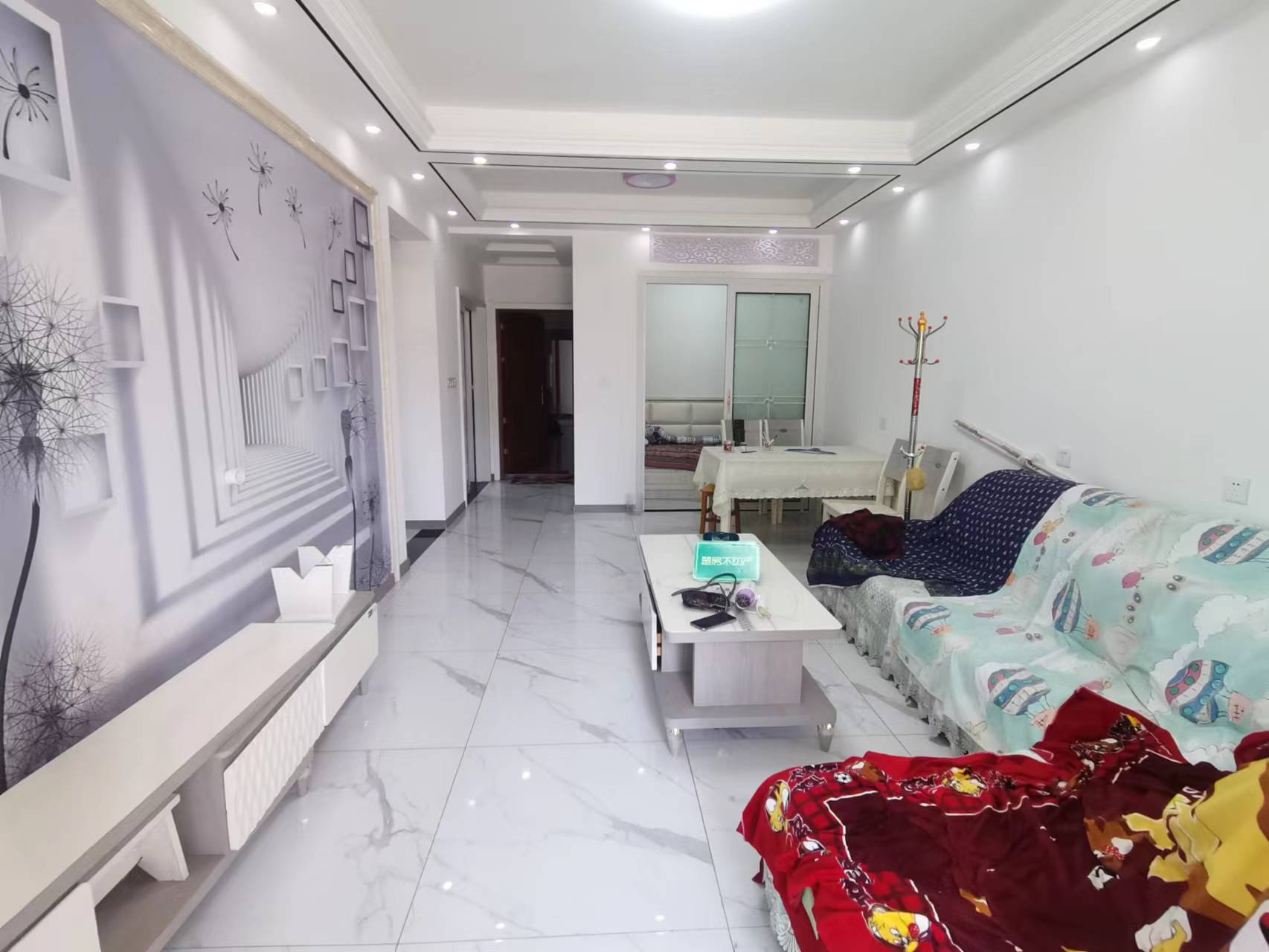 环球广场 精装小三房 户型方正 房东诚意出售