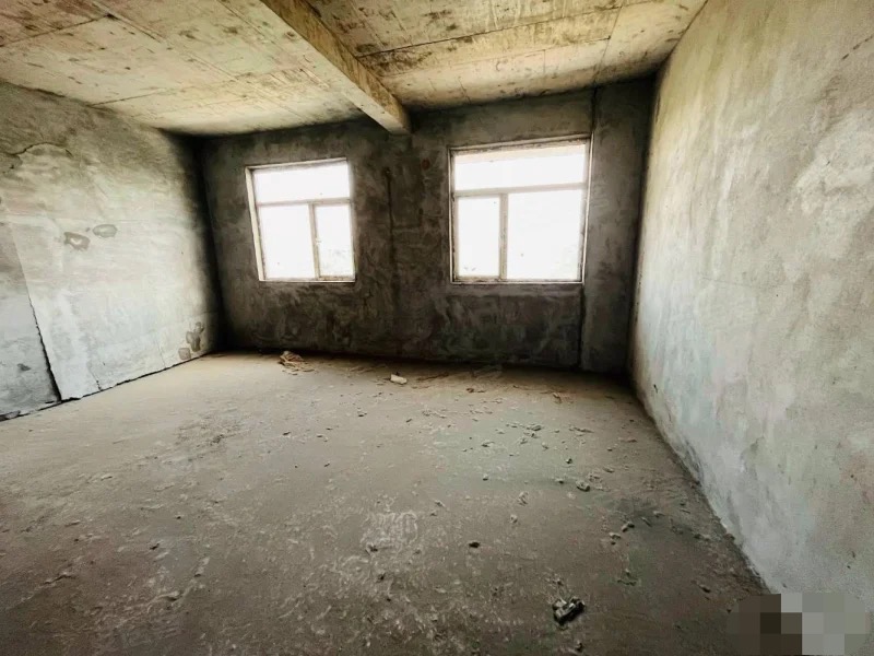 城南新街，边户，单价3800，电梯好楼层，捡漏，证满二