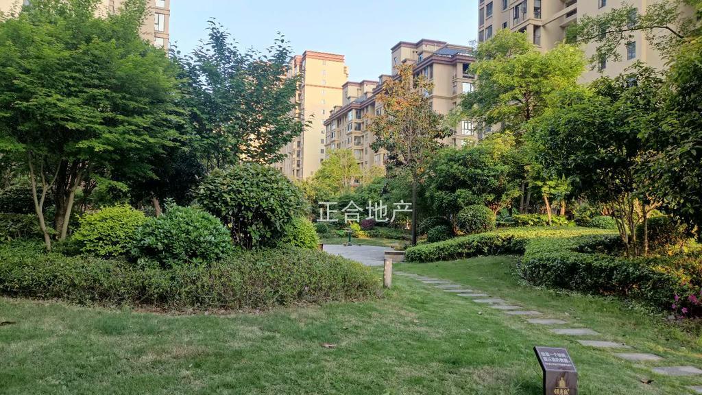 降价了，捡漏，城南，银孚领秀城，单价5500，西边户，带车位，证满二