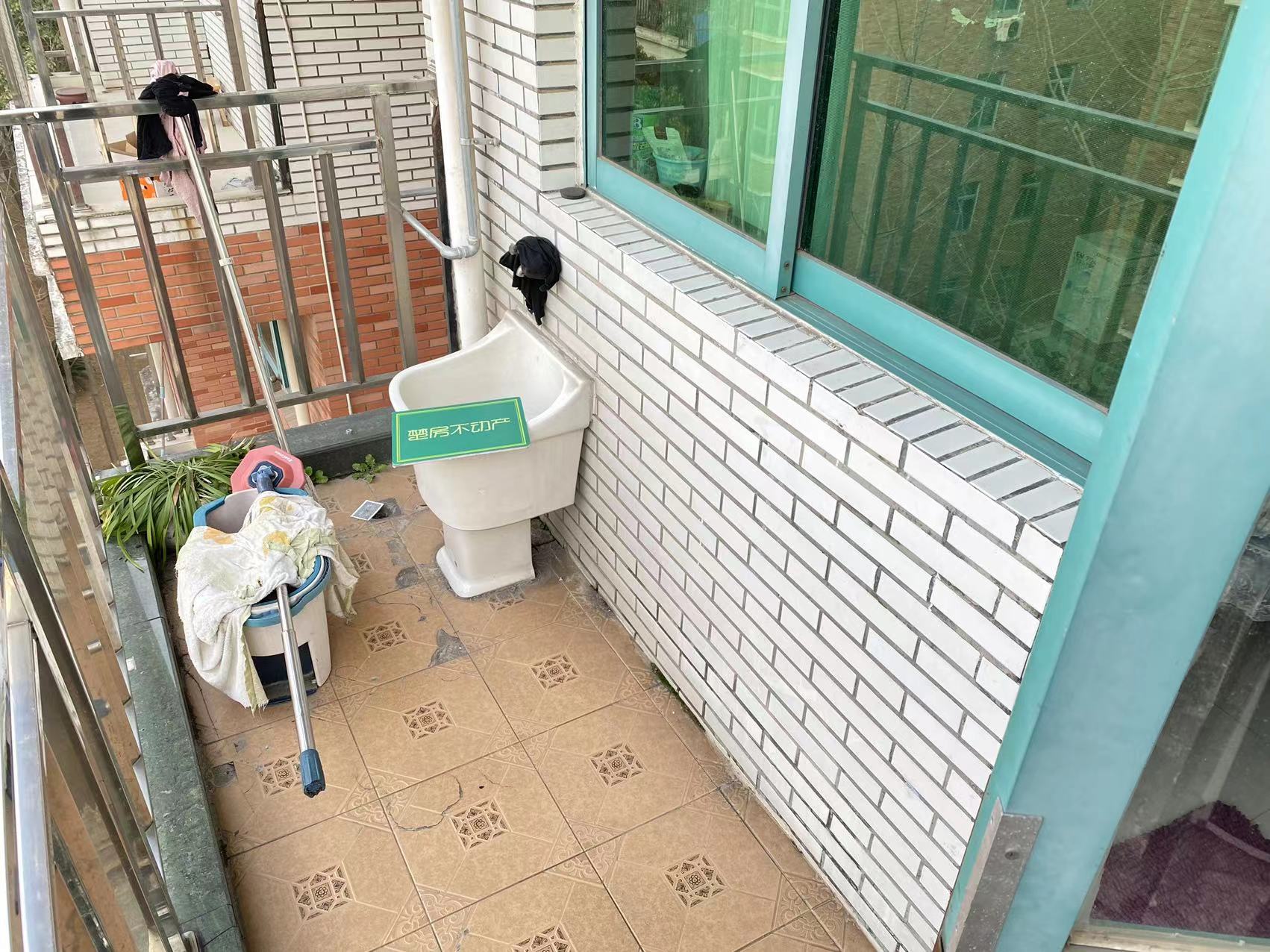 青青家园精装复式，采光视野蛮好，业主诚心出售