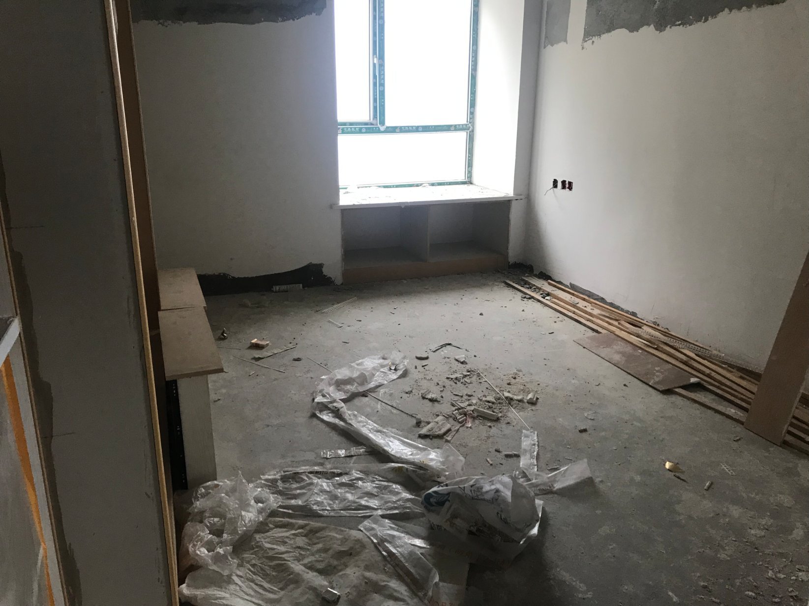 城东大盘装了70%进来只需贴墙纸3室2厅2卫