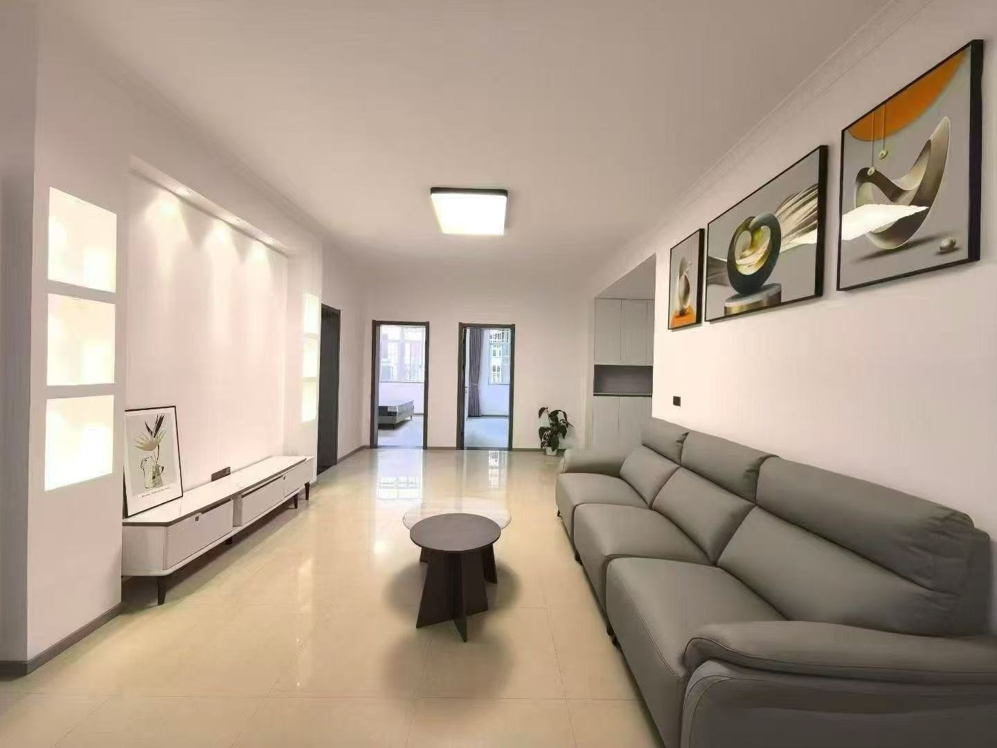 捡漏，有证！步行街3楼，精装3房2卫，带地下室15平有卫生间厨房！