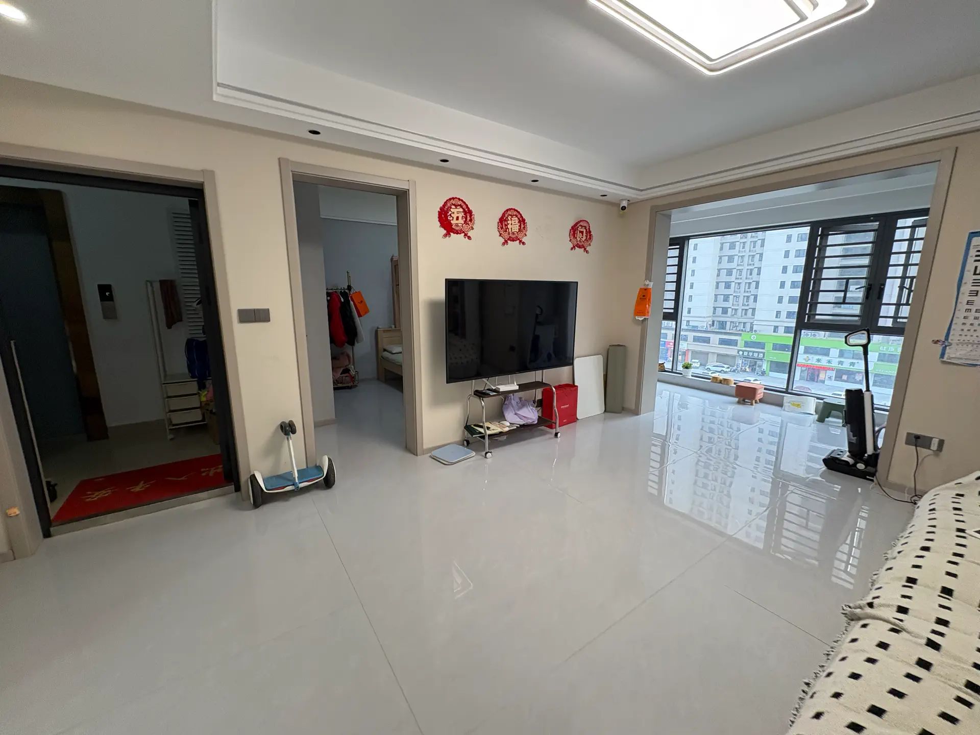 城南，蓝天花园，小高层，1梯1梯，精装三房，好楼层5楼，9成新，证满二