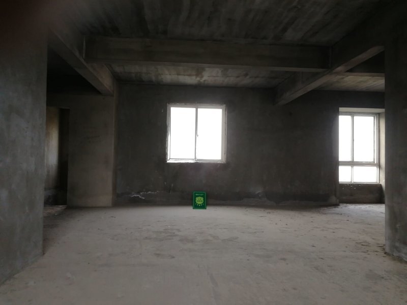 漫城林语毛坯大三房户型方正看房方便诚意出售！