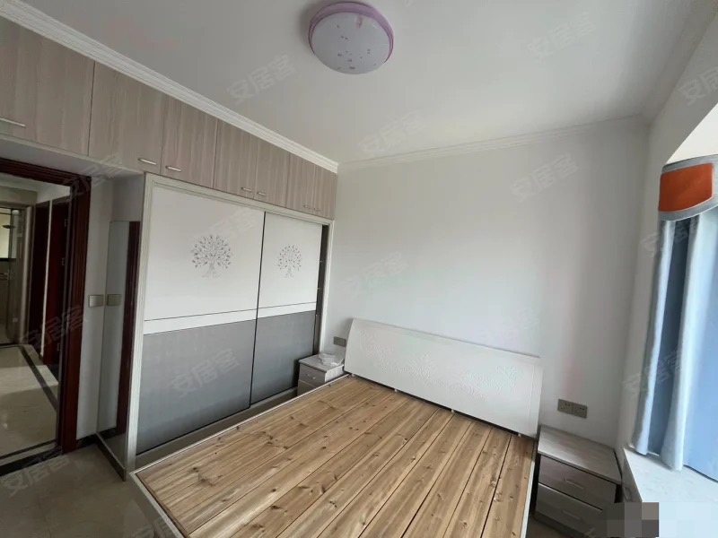 367，城南，森林国际，湖景房，精装3房，带车位58万，拎包入住，证满二