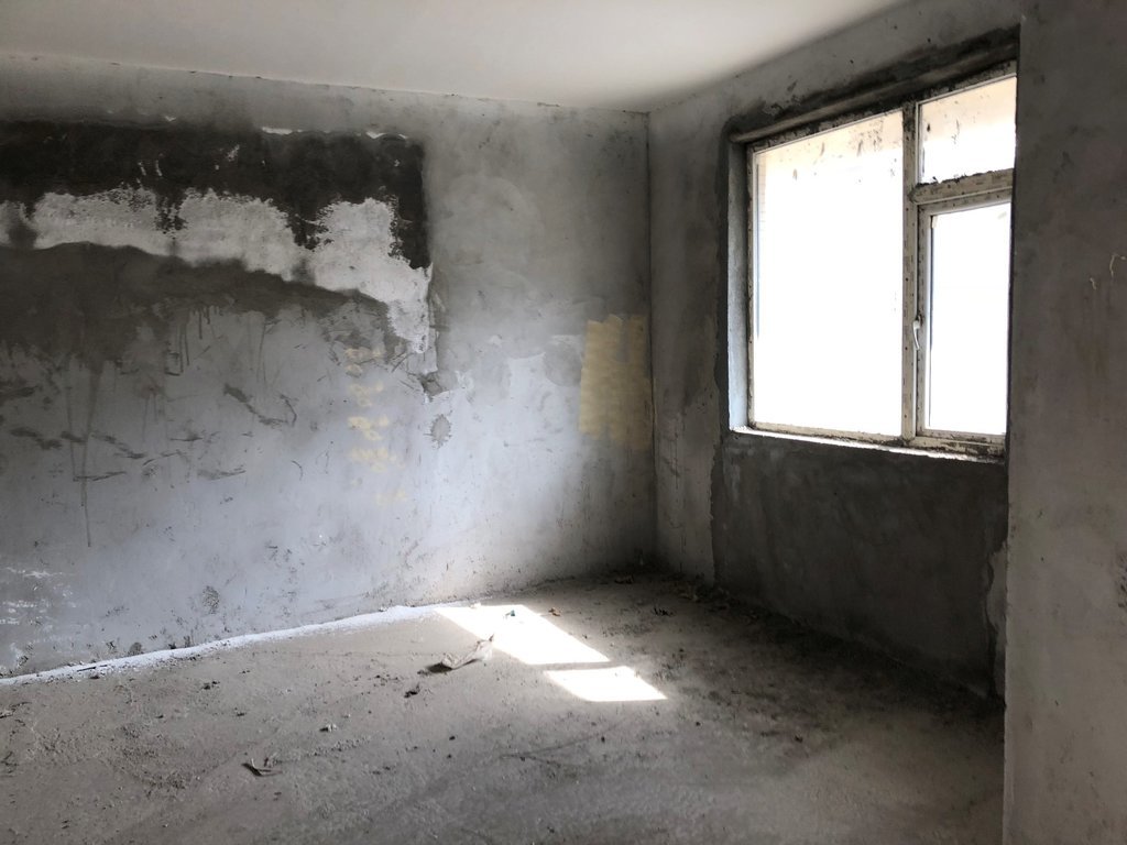 中央华府.毛坯小高层.证件满二.看房方便