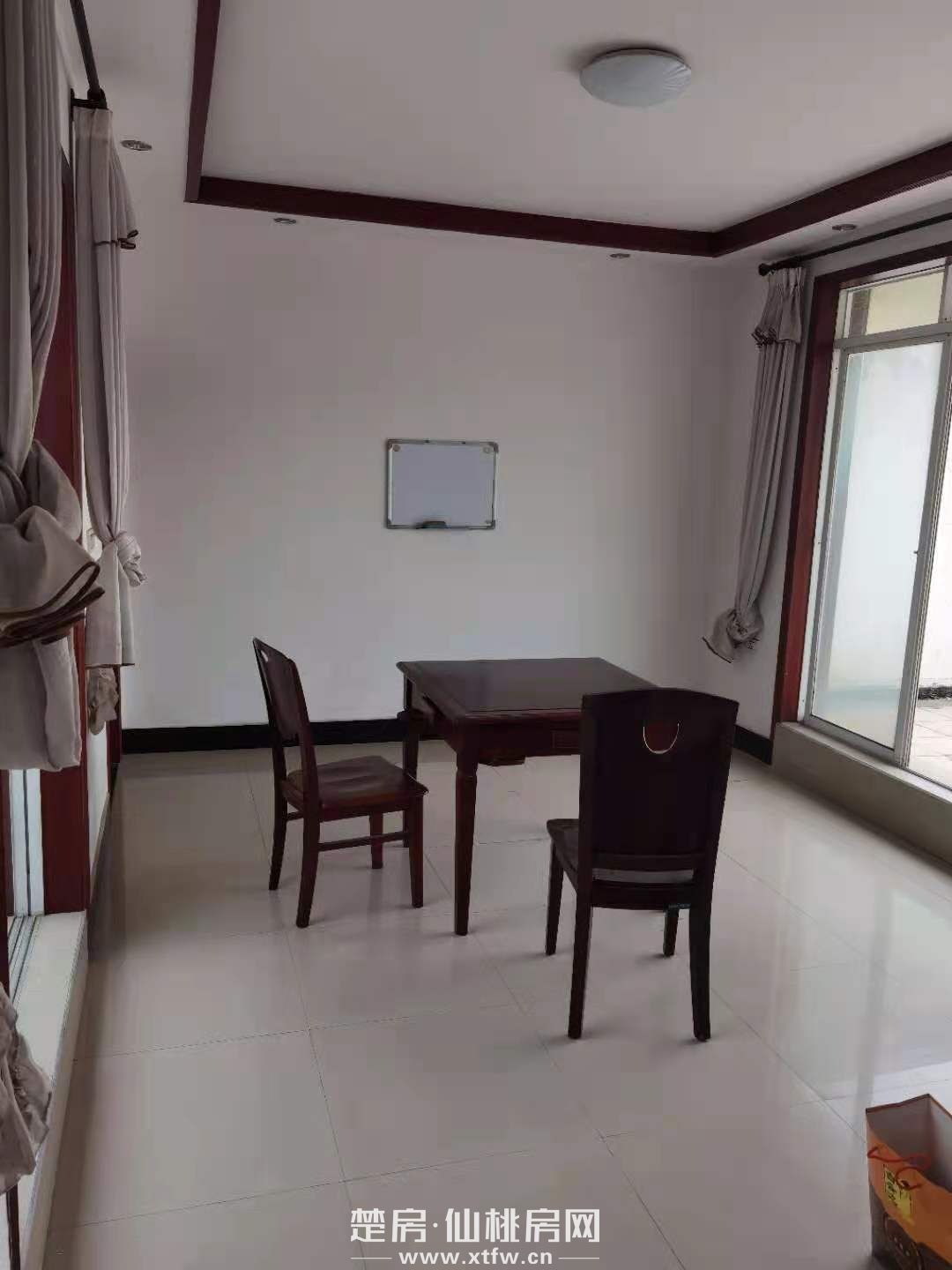 仙桃一中花园复式255平米精装修60万