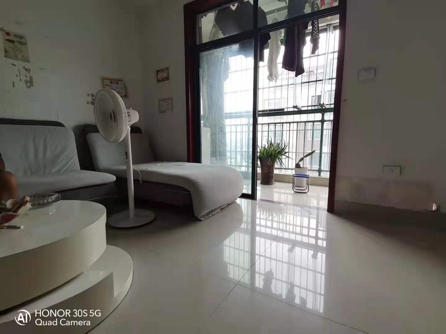 丽水名城电梯房精装106平。60万。