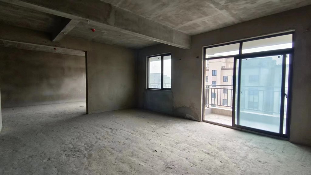 荣怀毛坯三房两卫中间楼层环境好