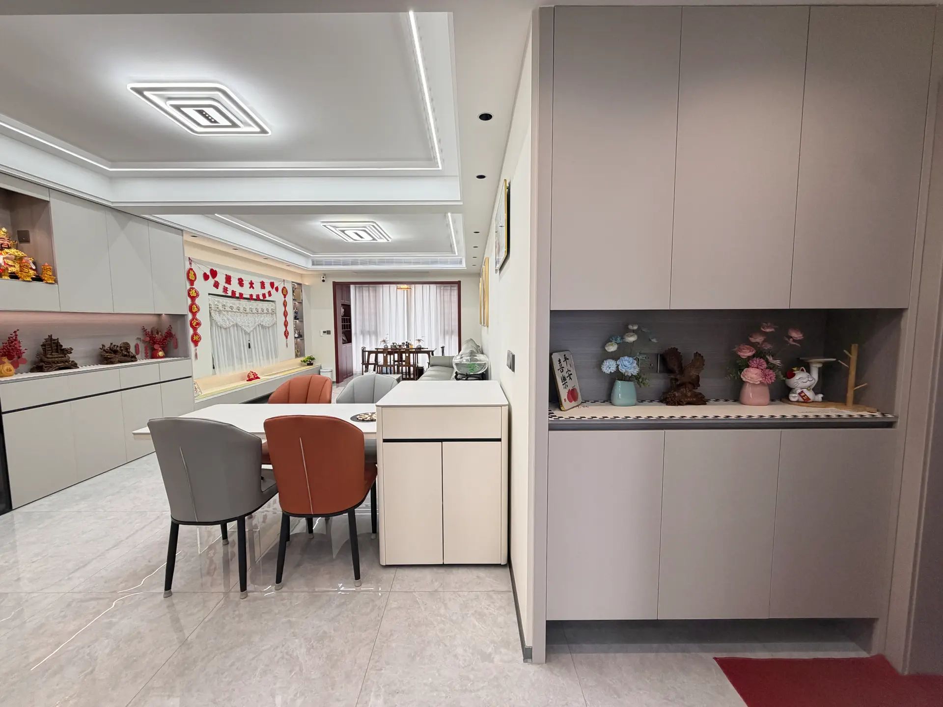 吾悦广场旁，元泰C区，精装三房两卫四阳台，9.9成新，6k多单价，电梯好楼层价格看中可谈❗️