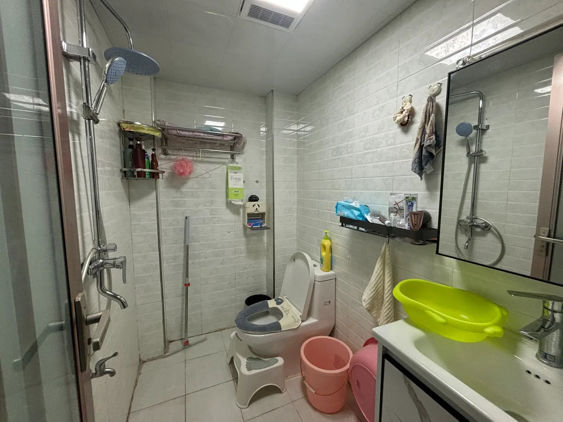 捡漏，实小旁，精装三房，步梯二搂，南北通透，诚心出售