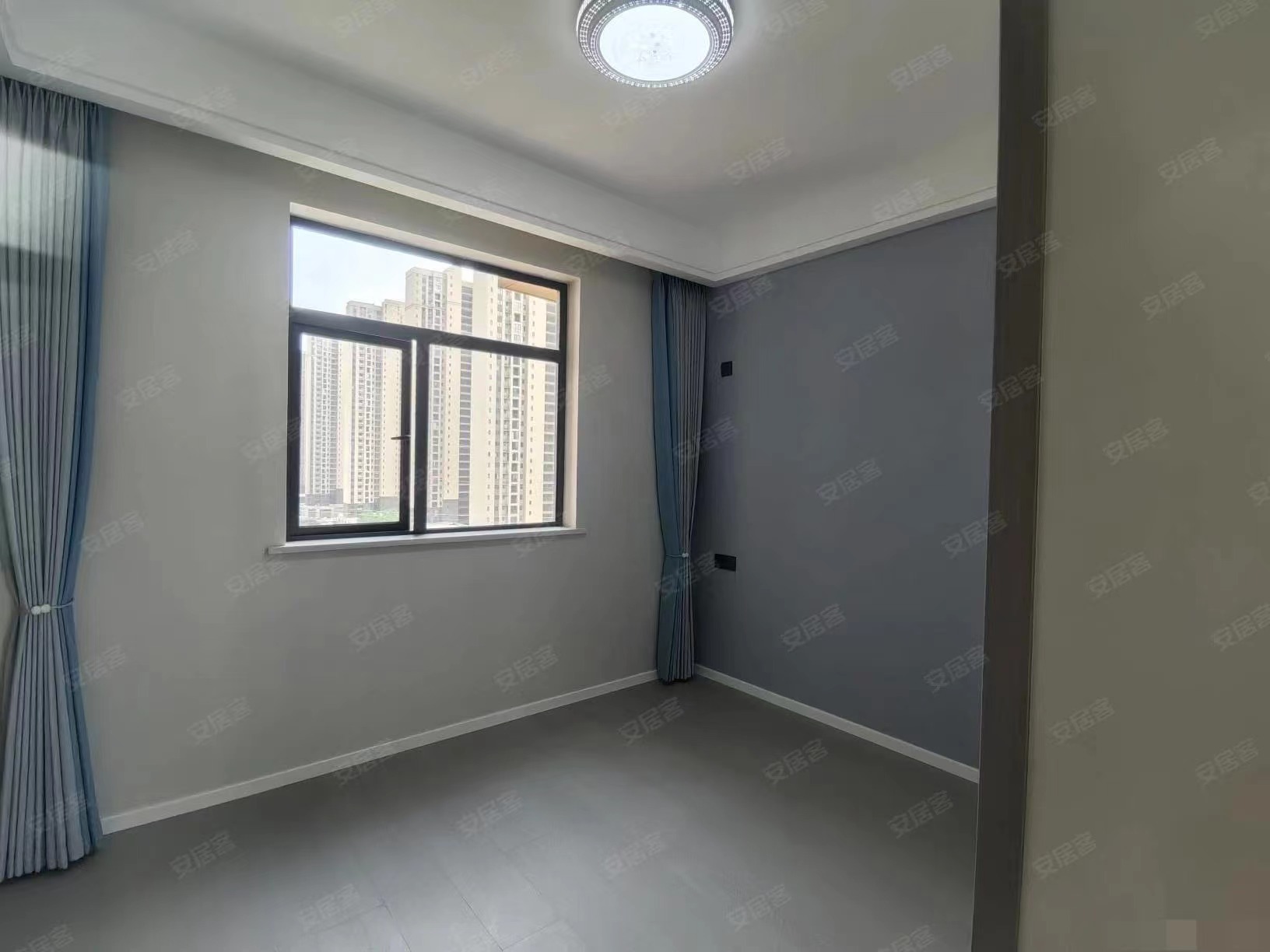 降价了，城西新农贸旁，队口仙桃xiao学，全新精装修，精装三房