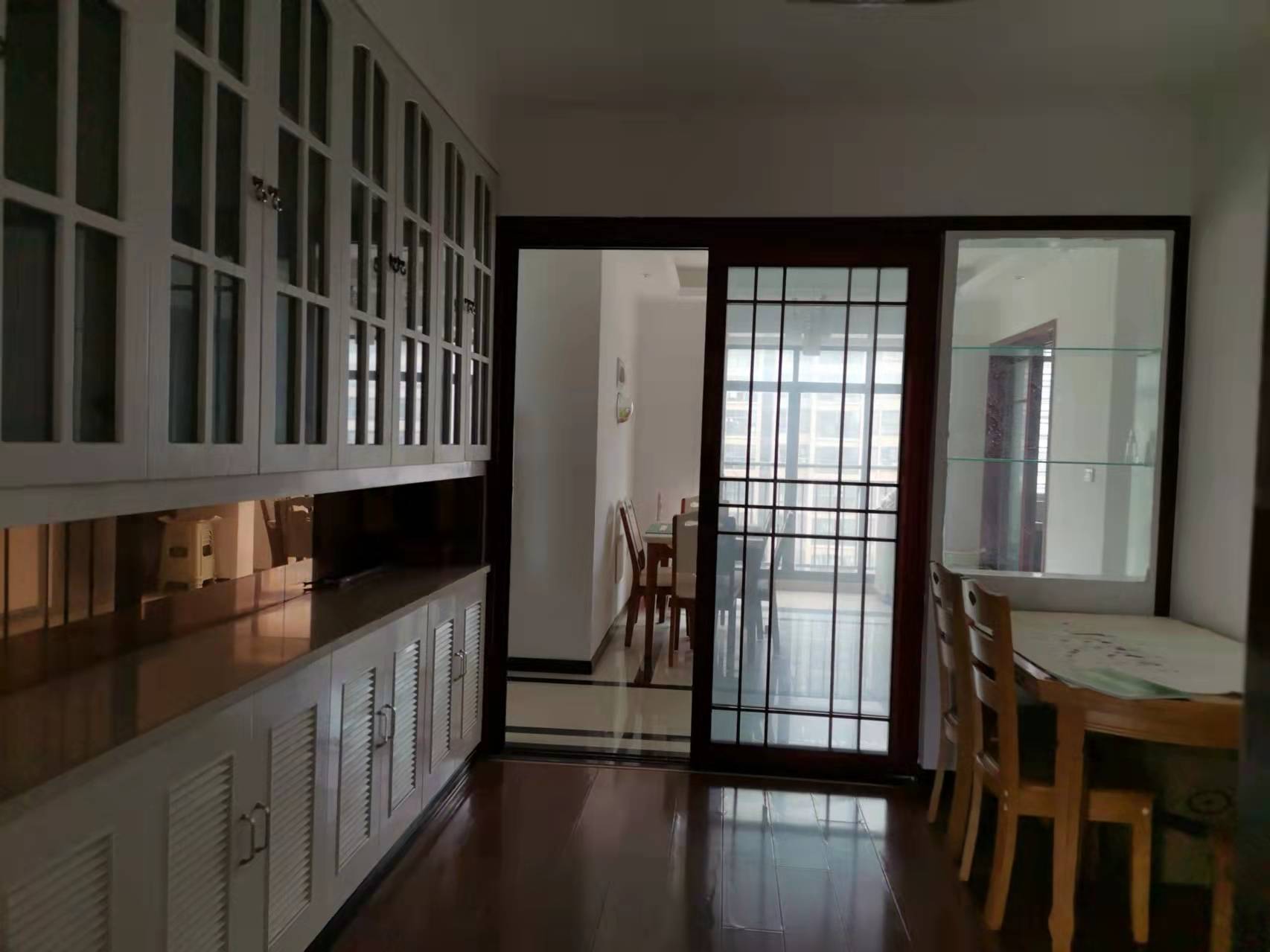 仙桃一中对面翰林公馆精装大五房家电家私全送中高层视野采光好满二