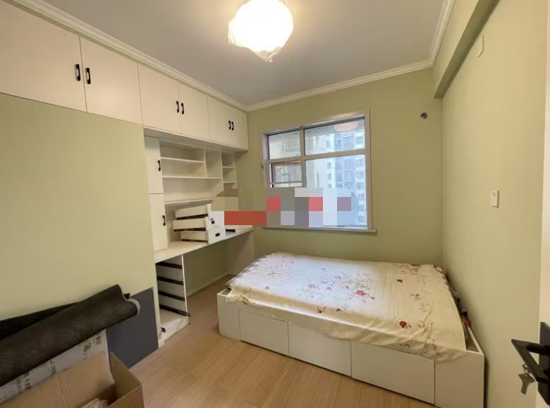 城南，领秀城，8楼边户，全新6300单价，精装三房，南北通透