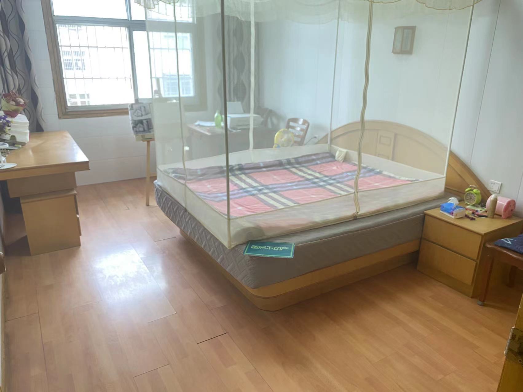 复州花园精装三房周边配套设施齐全出行方便业主诚心出售