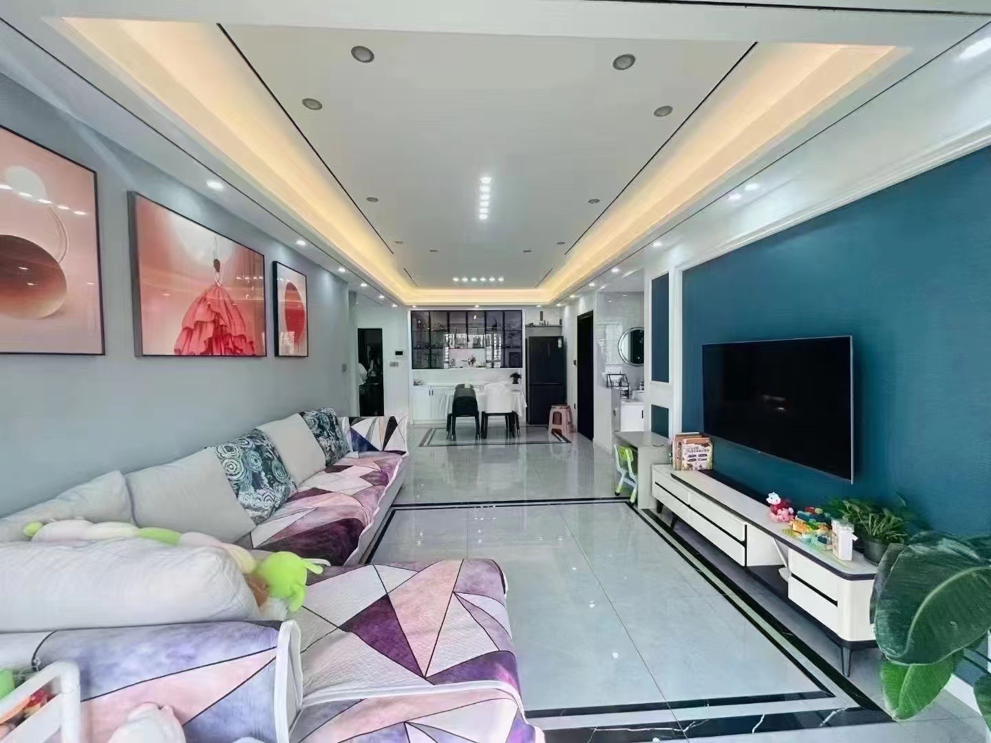 捡漏，新城壹号，电梯小洋房，7楼，总高11层 ​，精装小3房 ，装修99新，三开间朝南，证满二