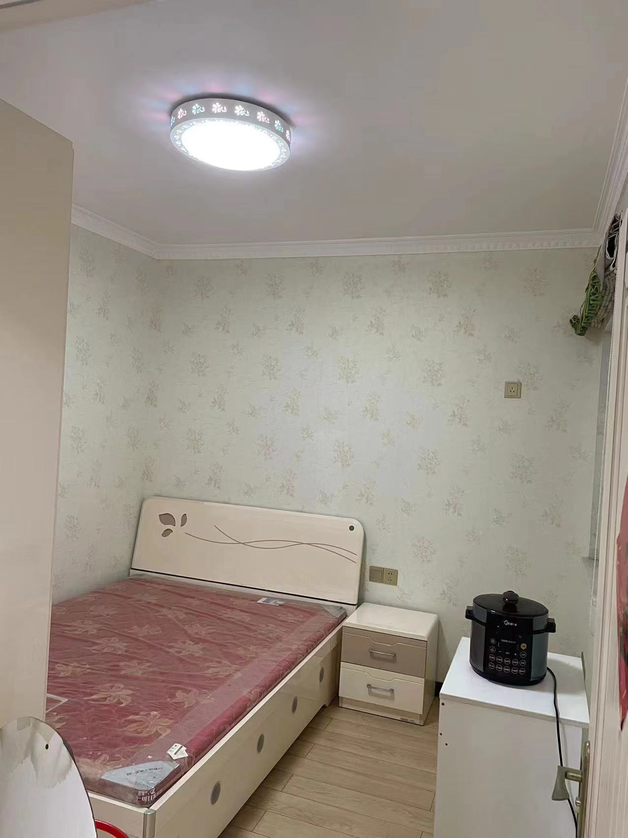 满庭春小高层精装3房基本没怎么住证满2年看房方便