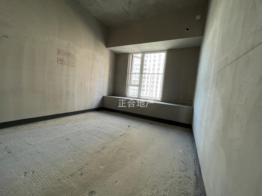 房东诚心出售，碧桂园，大平层，电梯洋房，2部电梯到户，单价5500，好楼层