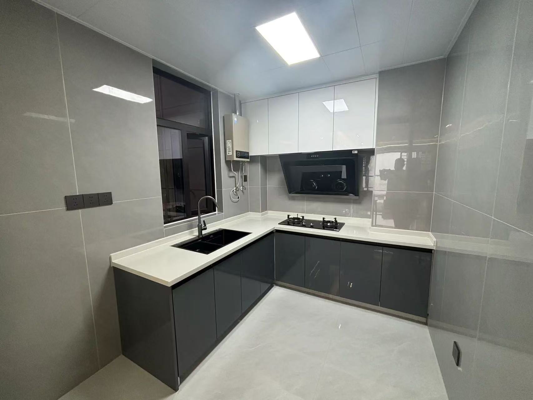 降价了，城南，御湖世家，电梯好楼层，全新精装三房，单价5500，证满二，全屋中央空调，新三中