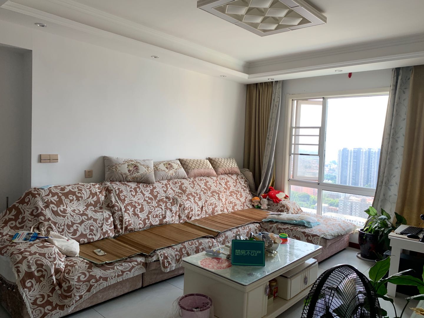 公园世家 城东大盘 环境好  旁边四中  读书方便  公园环绕 装修直接住