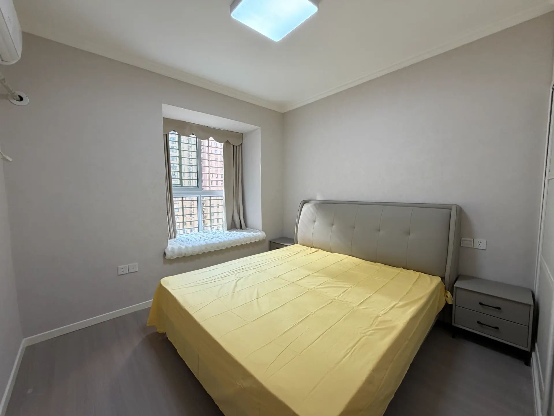 翰林公馆，边户，单价4400，精装三房，双阳台，中间楼层，证满二