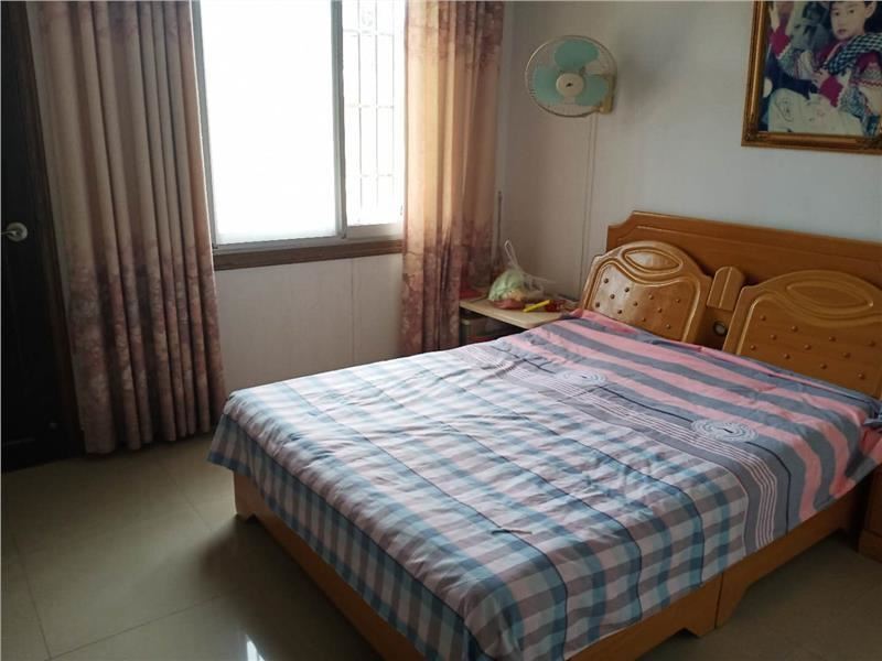 捡漏捡漏德政园精装3房2厅2卫， 付低，交通生活方便，读书便利