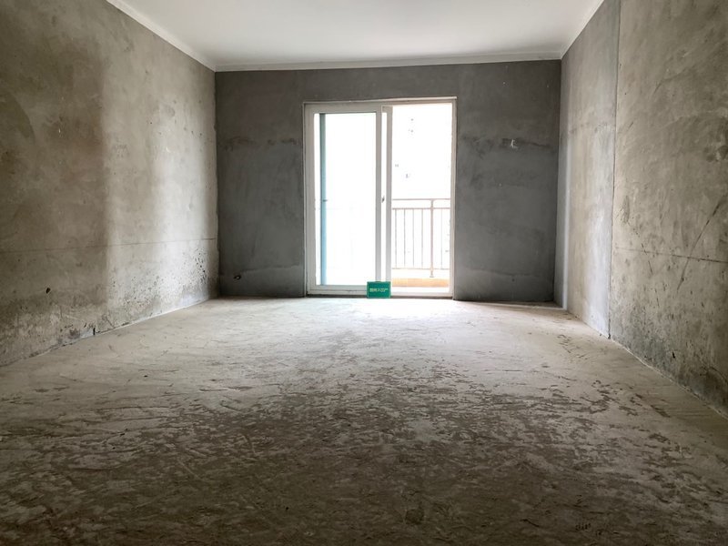 森林国际城 翡冷翠 毛坯大四房 中高楼层 户型好