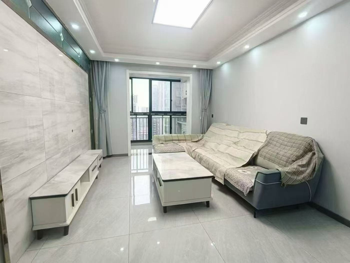 城南，森林国际城，湖景精装三房，中间楼层，一口价47.5万，证满二