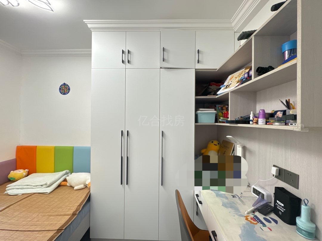 房东亏本出手，急售，元泰未来城A，精装小三房，9.5新，楼层好，三中