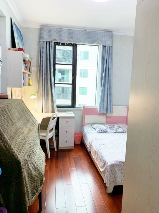 75万锦绣龙城满二 住房南北通透3室2厅房东急置装修卖毛坯价