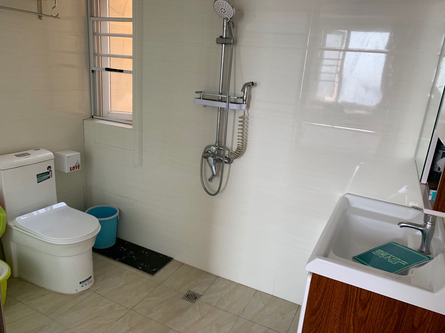 公园世家城东大盘环境好旁边四中读书方便公园环绕装修直接住