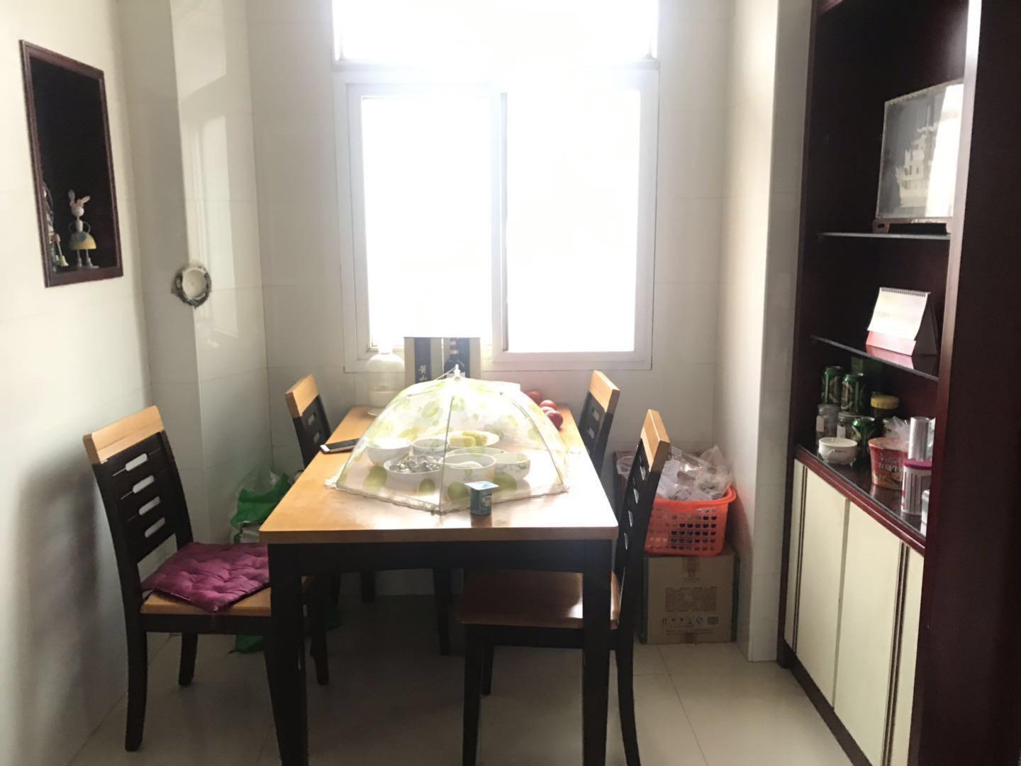 复州花园步梯两房，实验二小 房，直接拎包入住