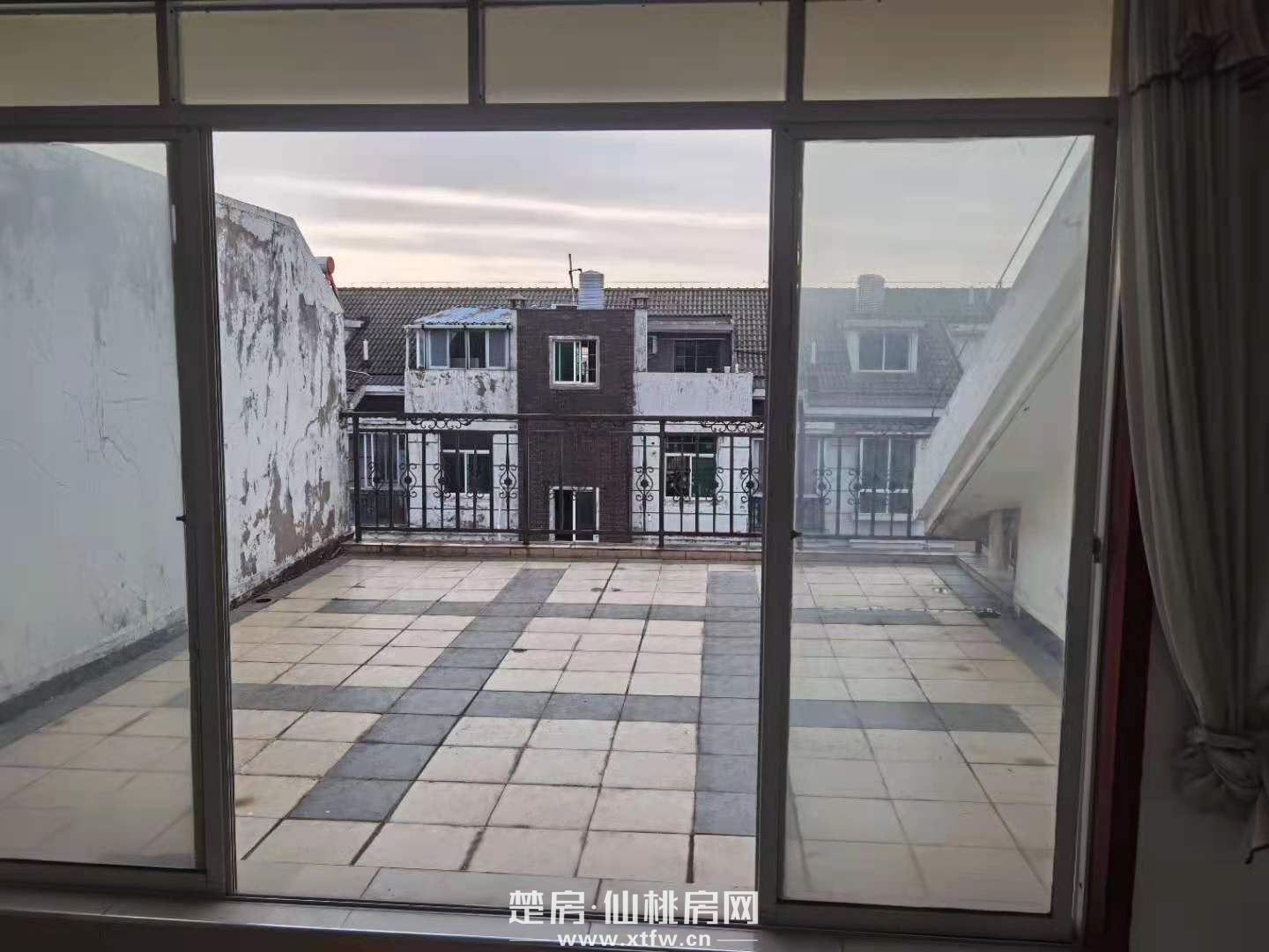 仙桃一中花园复式255平米精装修60万