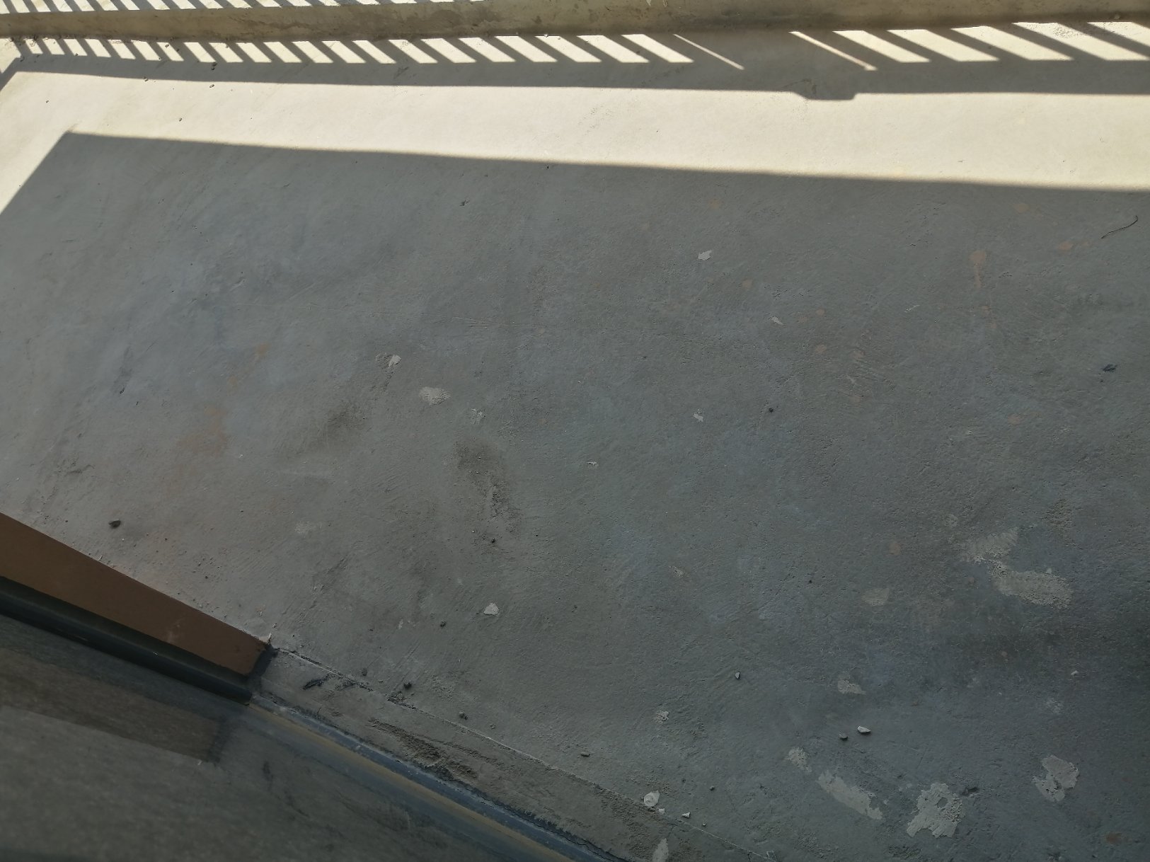 满庭春毛坯大四房三阳台湖景房有钥匙看房方便