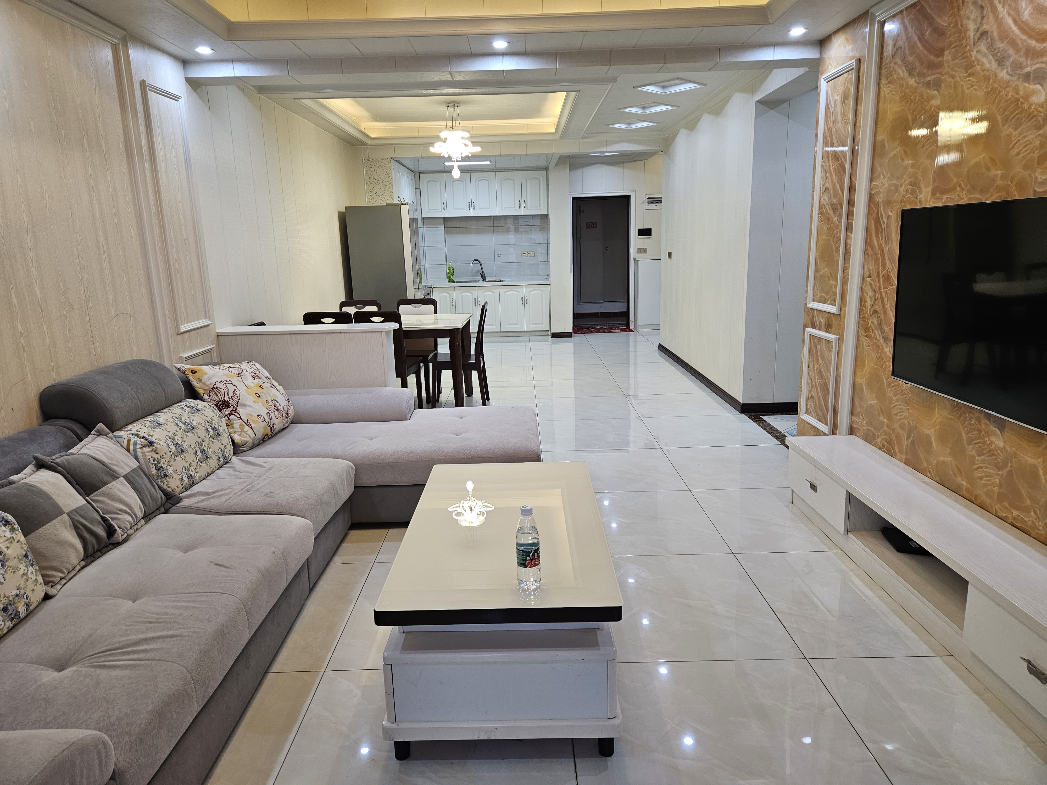 新城一号五期全新装修证件满五税费少业主诚心出售价钱好说