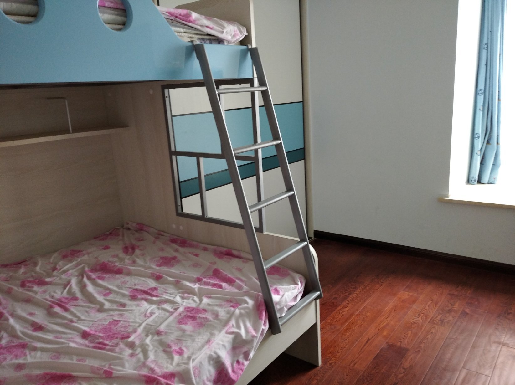 森林国际城精装三房两卫118平，证满二