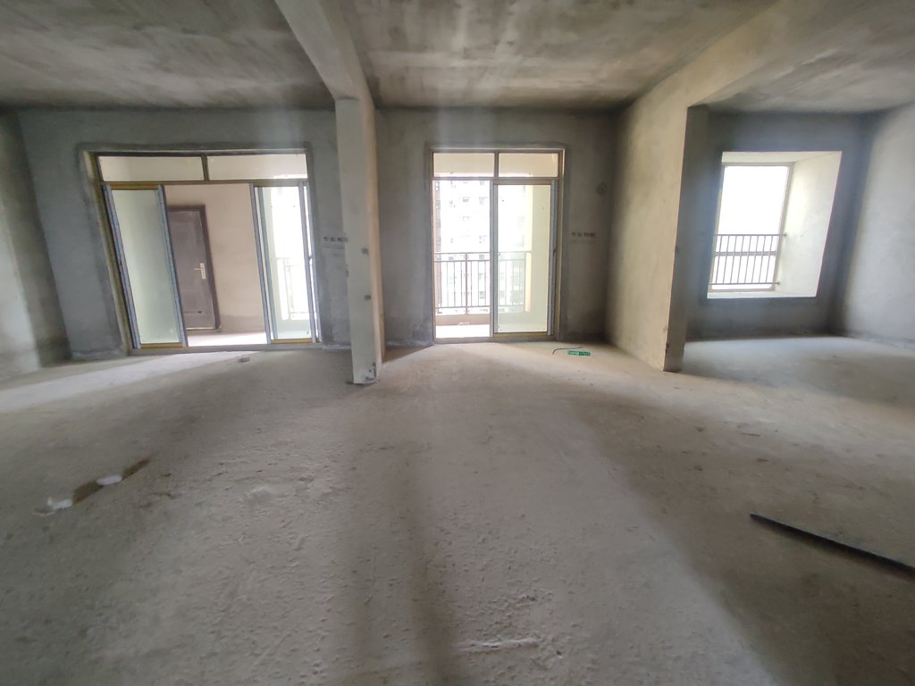 元泰未来城毛坯大平层视野好业主急售