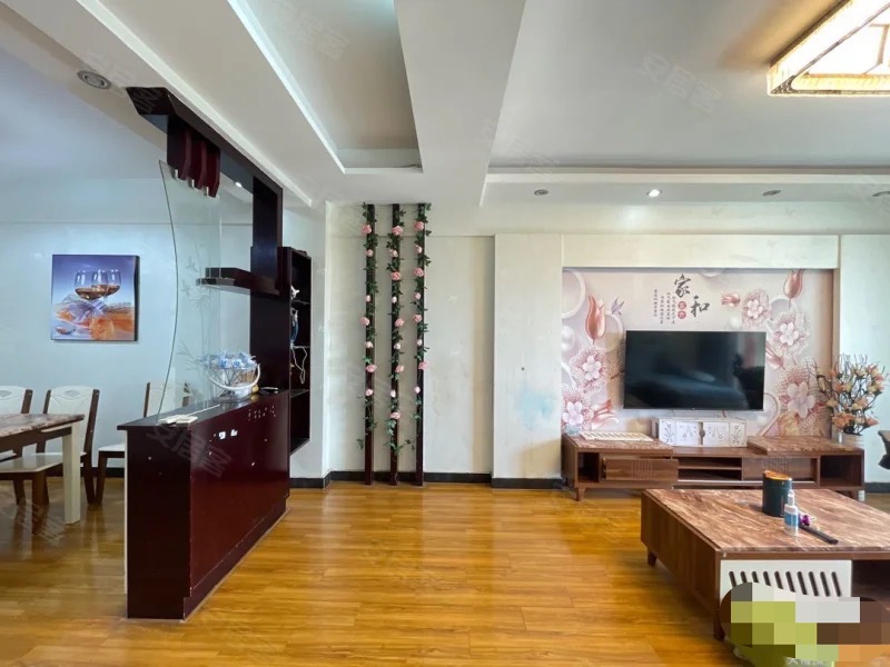 纽芬兰旁边，天下城市星座，小高层，精装大两房，单价3667，总价40w不到，电梯好楼层.