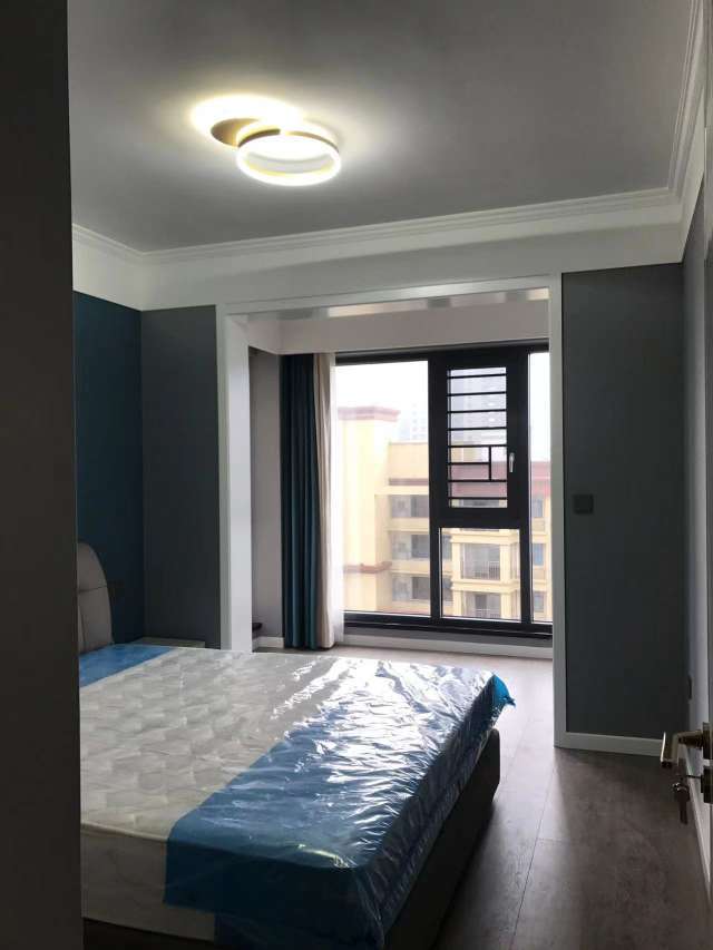 全新装修基本没住品牌家电家具装修花40多人车分流银孚领秀城边户