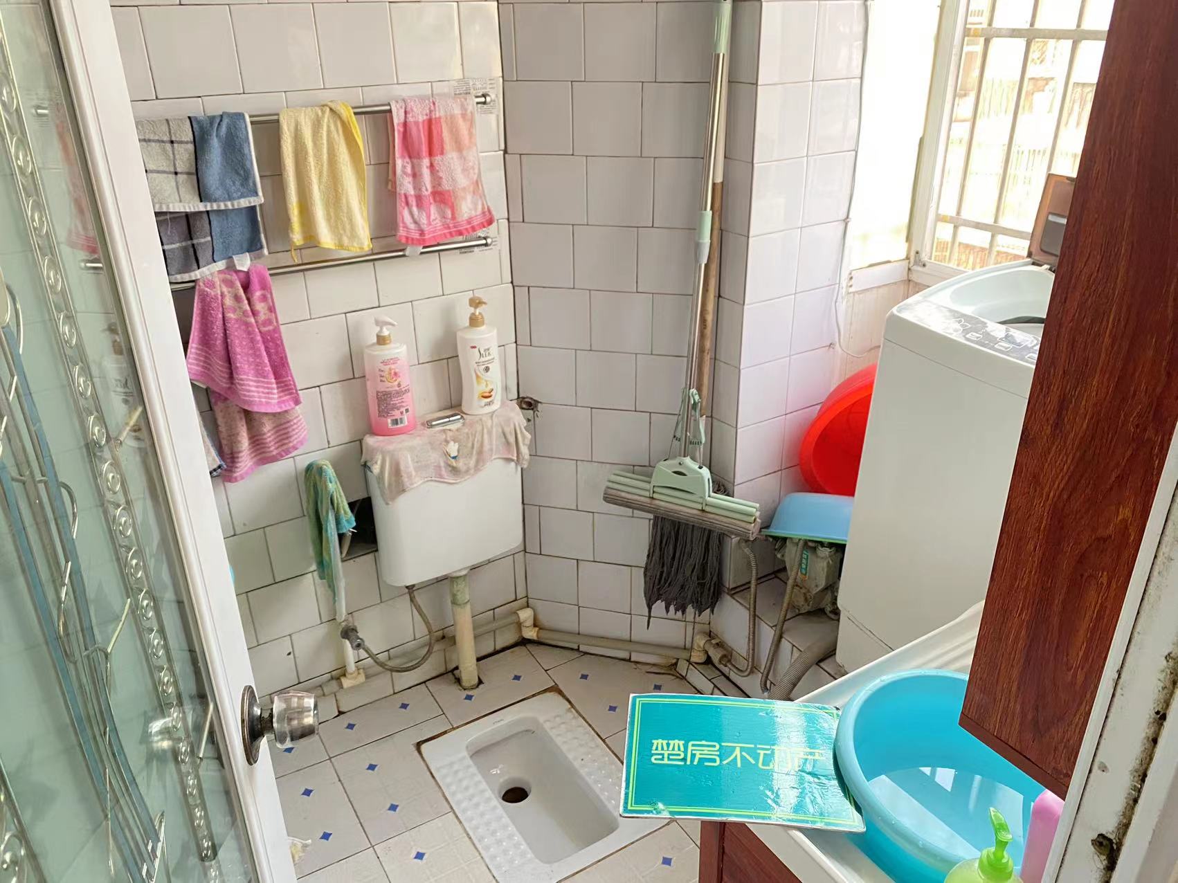 大洪小区精装大两房，性价比高，业主诚心出售