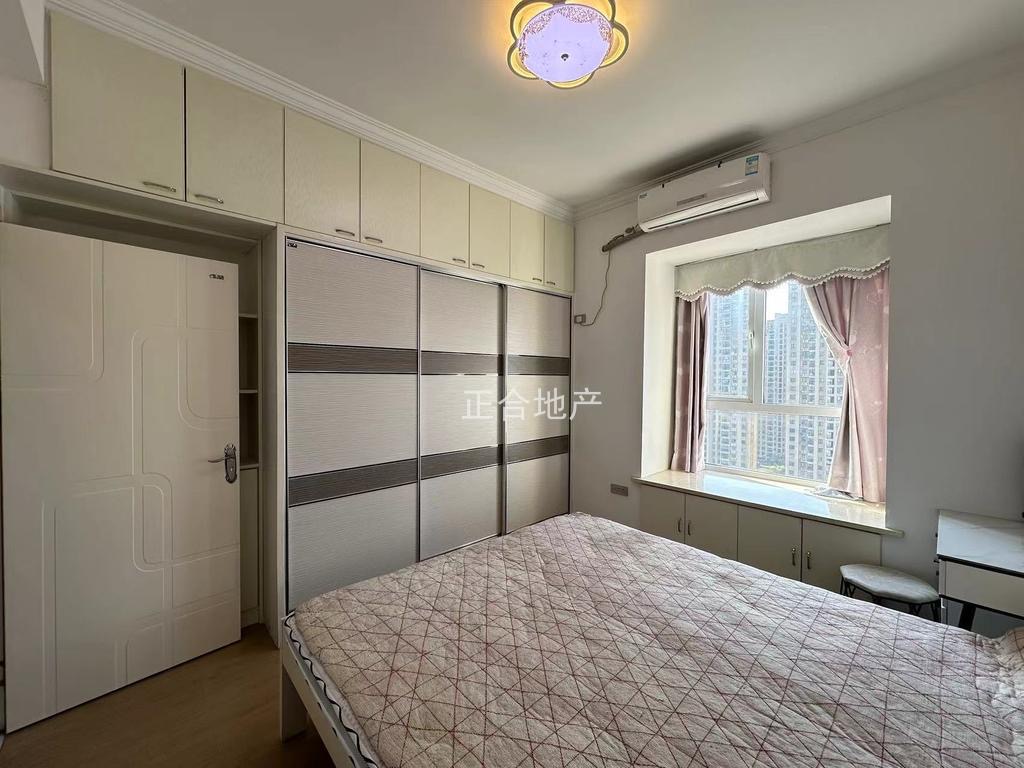 房东诚心出售，和合国际4期，精装两房，中间好楼层，成色新