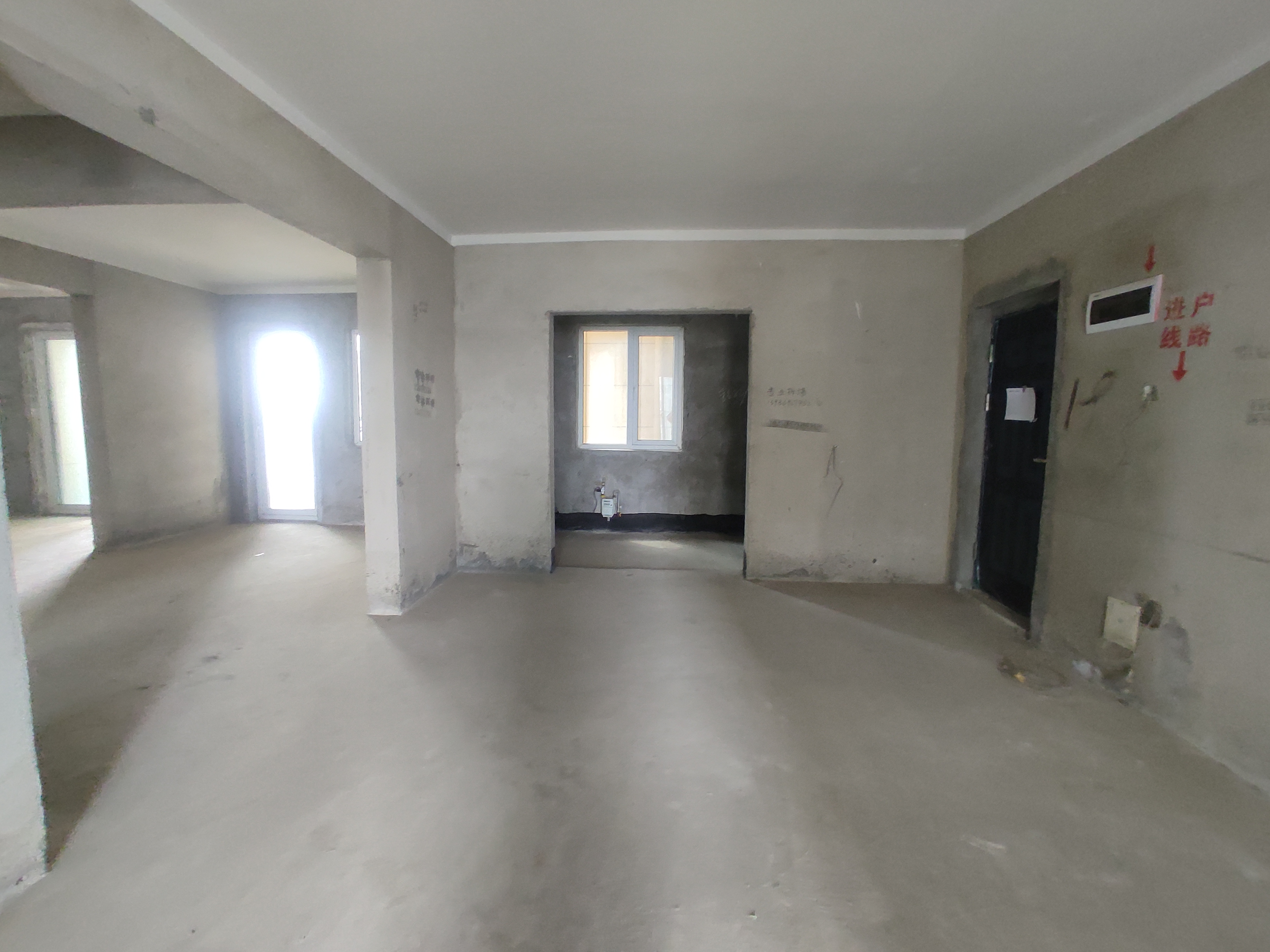 森林国际.毛坯大三房.南北双阳台.站阳台可看湖.看房方便