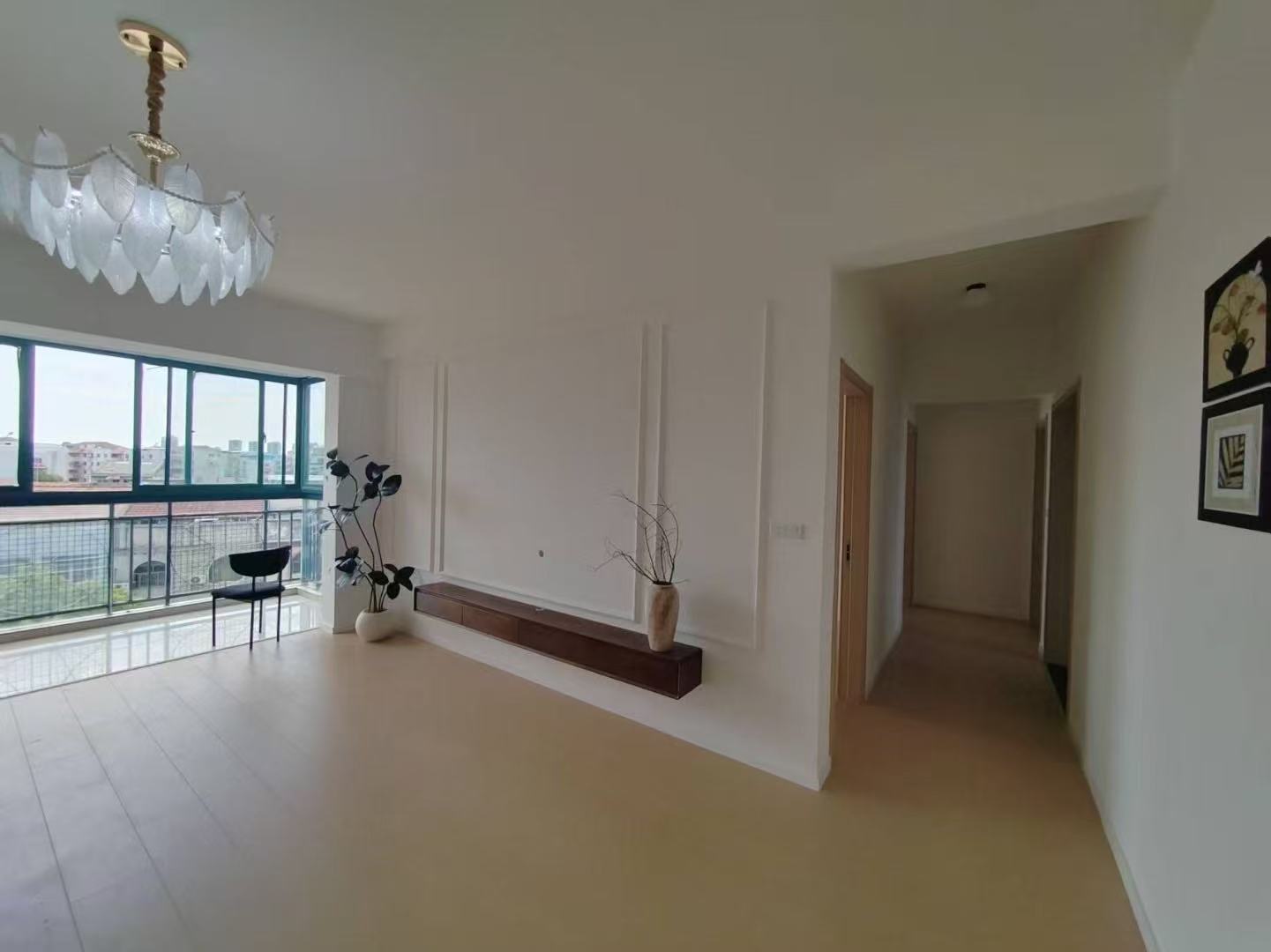 降价了，捡漏，步行街附近,电梯5楼，单价4600，精装三房二卫，实验二小