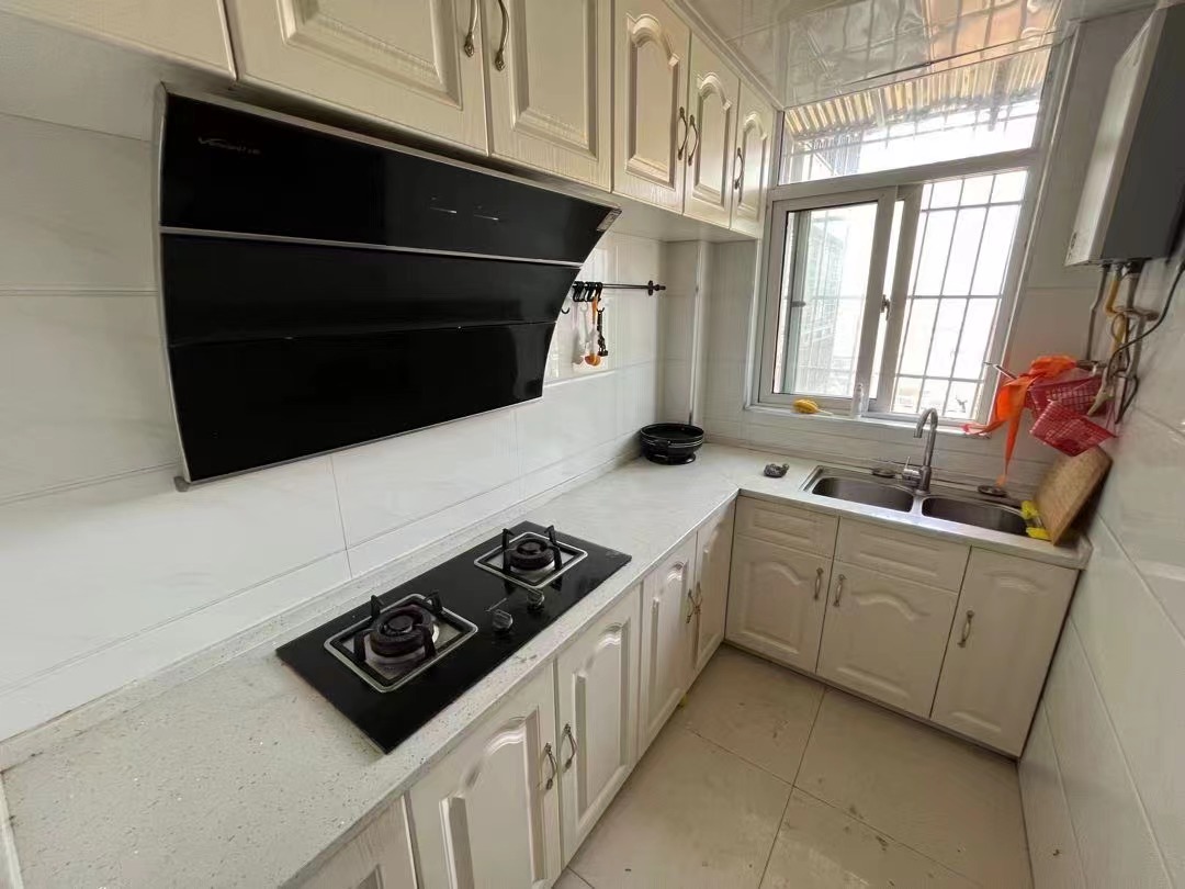 尹台公馆红星美凯龙旁精装两房中间楼层出租