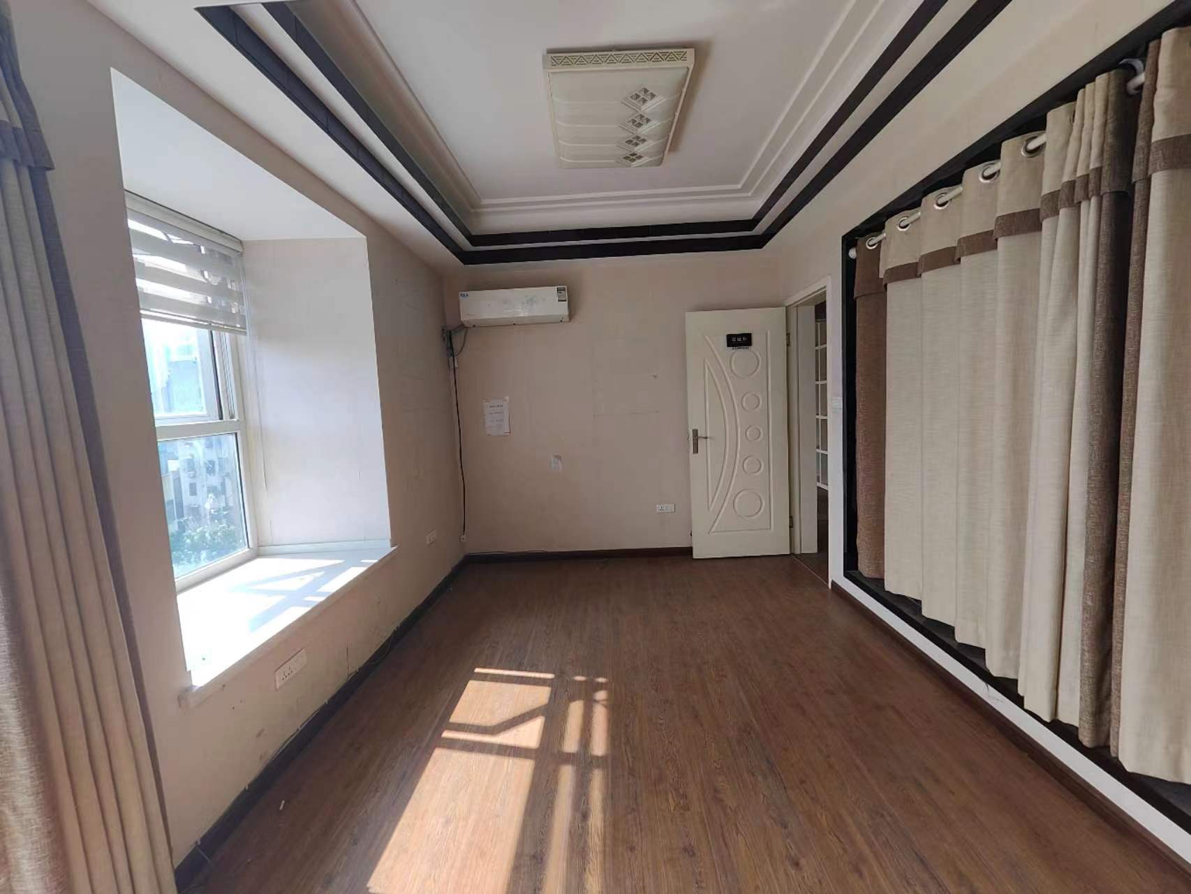 武商旁边的写字楼出租，  金帝苑好楼层采光视野好，办公再好不过