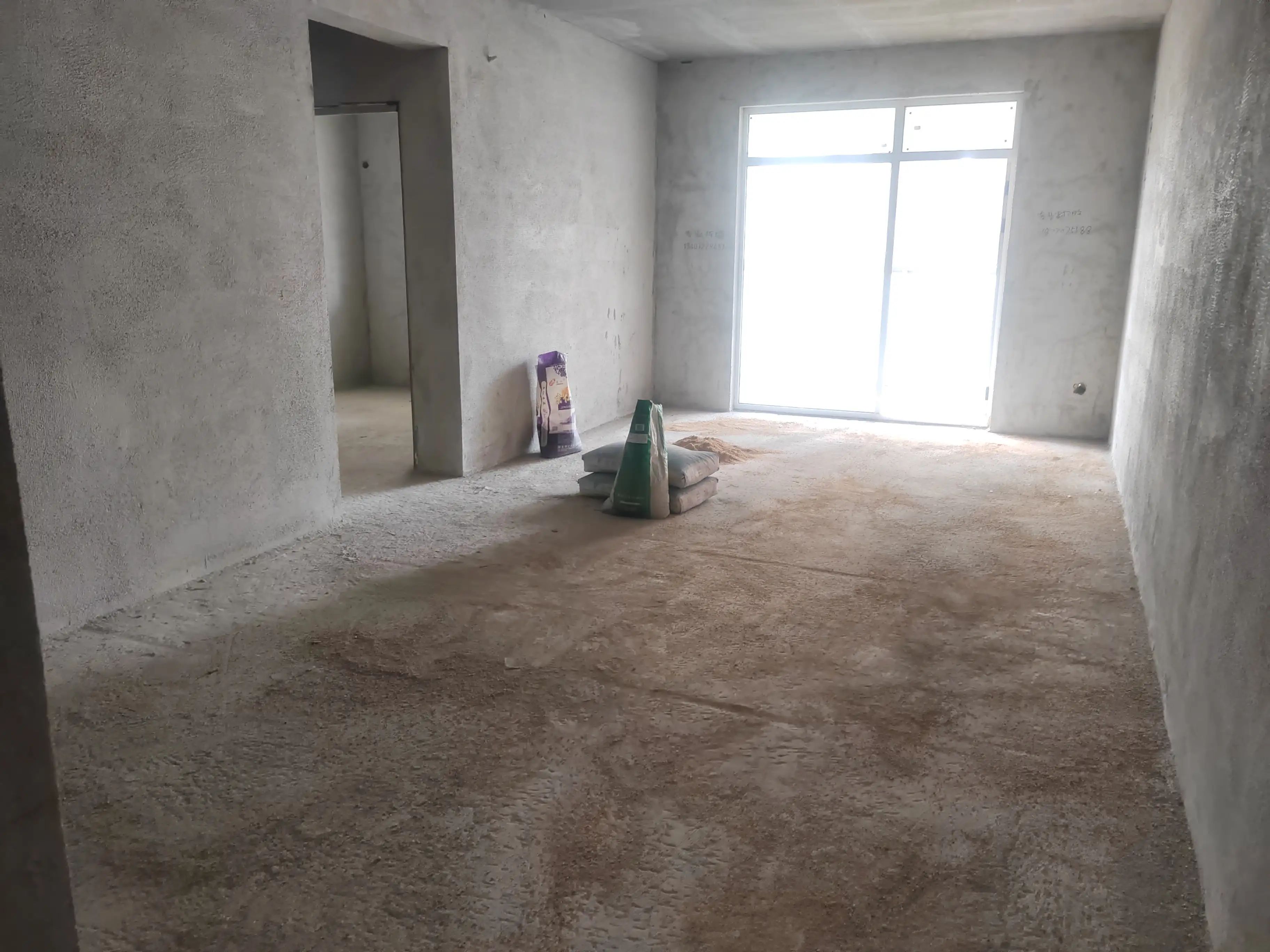 房东诚心出售，城南，蓝天白云，单价5500，亏本出售，捡漏