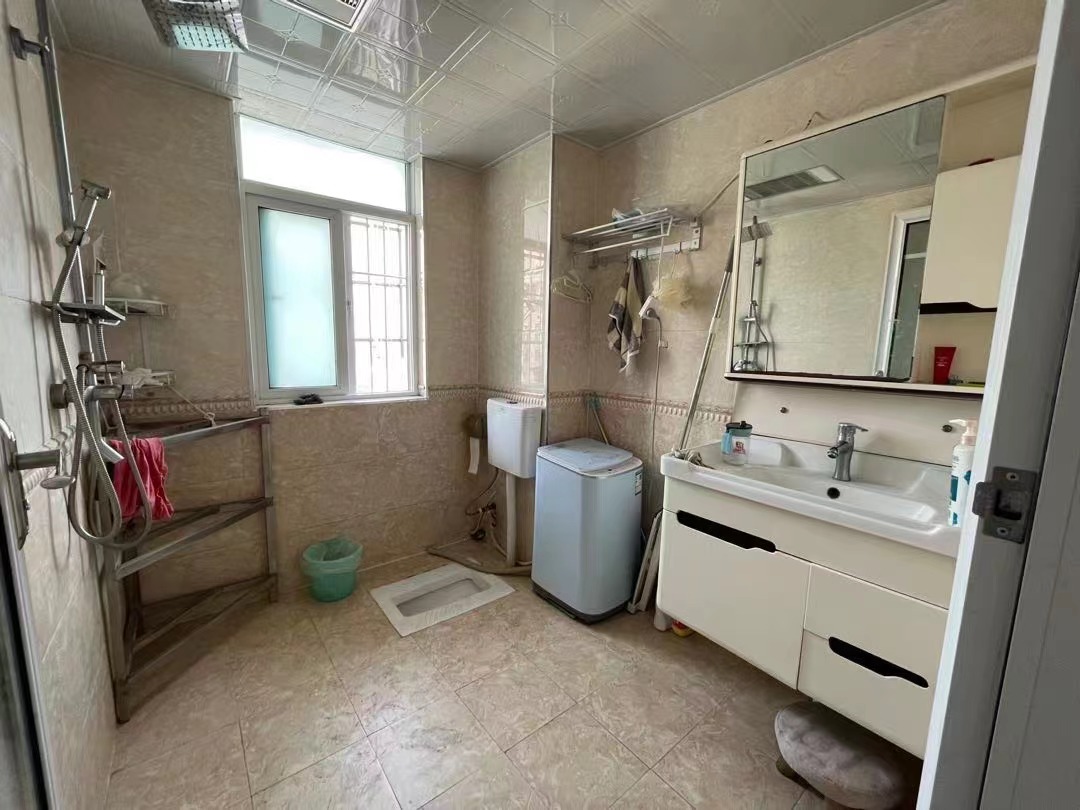 尹台公馆红星美凯龙旁精装两房中间楼层出租