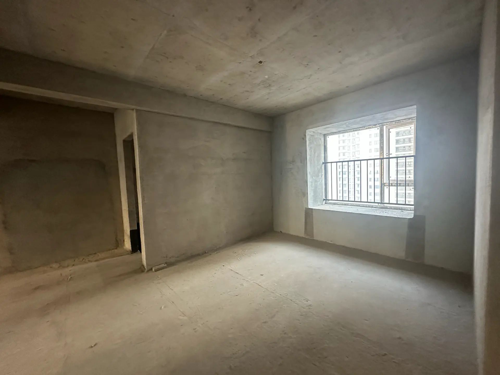 城南，蓝天花园，1梯1户，小高层，下楼朝阳xiao学，好楼层