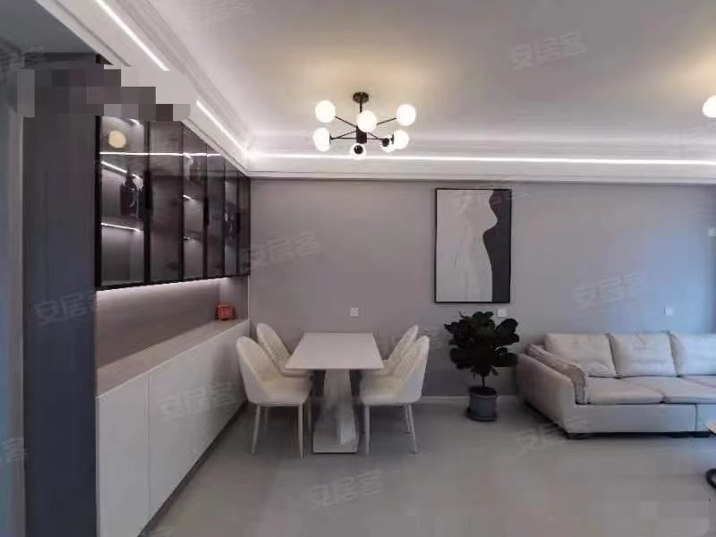 降价了，房东急售，颐和公馆，​奶油风，全新品牌装修，精装两房，证满二